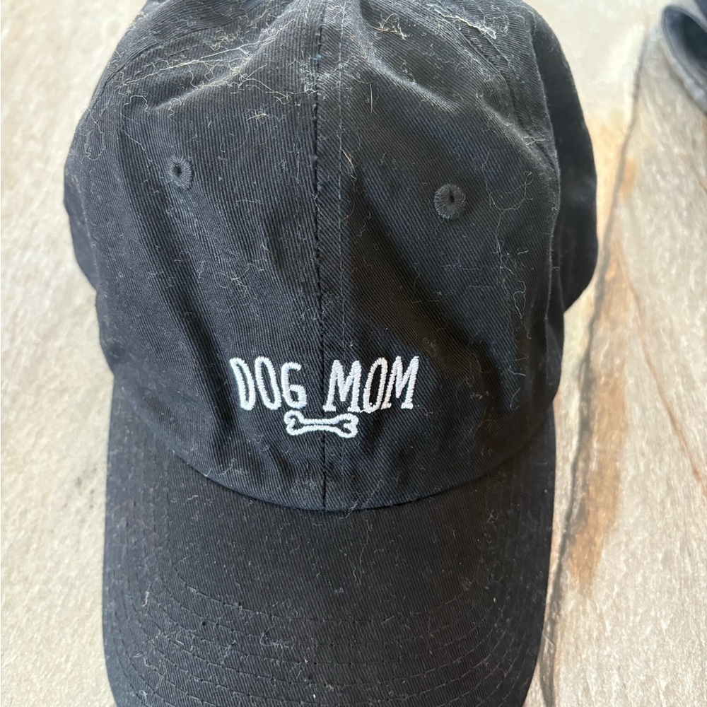 🔥3/$25 DEAL: Black Dog Mom Cap